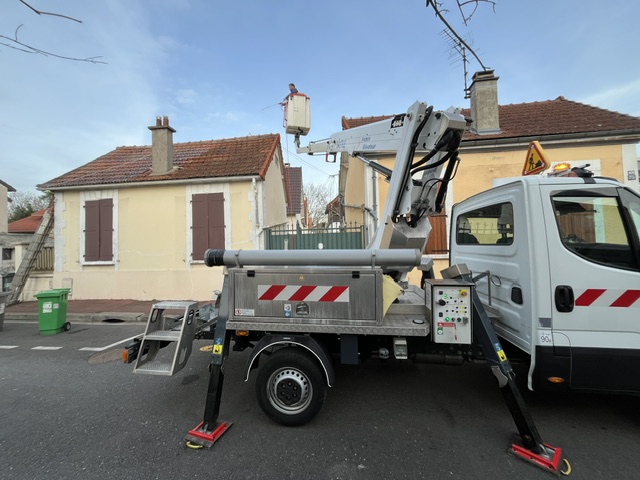 Réalisation JOLIE TOITURE — couvreur zingueur — 40 km autour de Chantilly